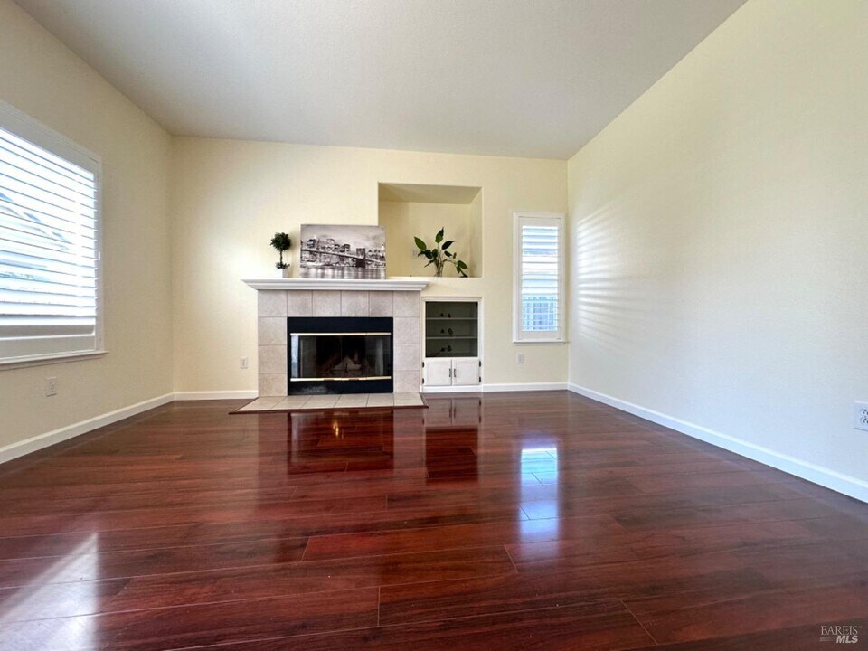 622 Stonehenge Dr in Fairfield, CA - Building Photo