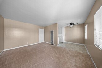 1887 Locust Ave in Long Beach, CA - Building Photo - Building Photo