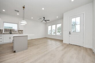 8324 Corinth St in Houston, TX - Building Photo - Building Photo