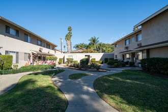 3121-3127 Quartz Ln in Fullerton, CA - Building Photo - Building Photo