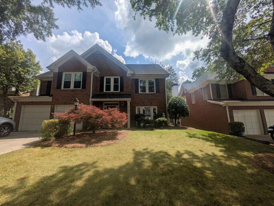 4736 Woodland Brook Ct SE in Atlanta, GA - Building Photo