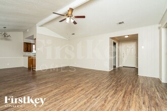 635 Truman Ct, Unit B in Duncanville, TX - Building Photo - Building Photo