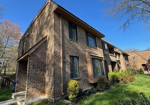 5394 Eliots Oak Rd in Columbia, MD - Building Photo