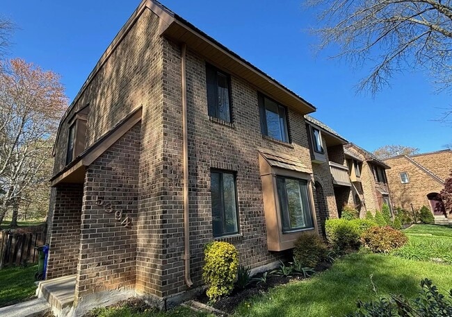 property at 5394 Eliots Oak Rd