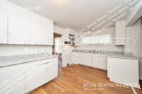 215 5th Ave NW photo'