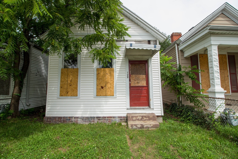 2230 W Main St in Louisville, KY - Building Photo