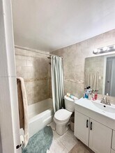 999 Brickell Bay Dr in Miami, FL - Building Photo - Building Photo