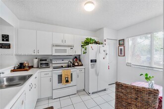 9580 Weldon Cir in Tamarac, FL - Foto de edificio - Building Photo