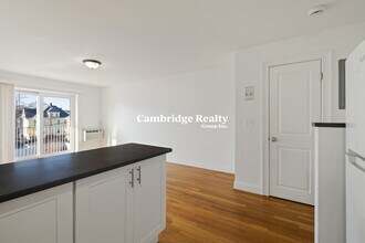 141 Summer St, Unit 3S in Malden, MA - Building Photo - Building Photo
