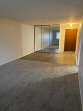 8541 Lotus Ave in Skokie, IL - Building Photo - Building Photo