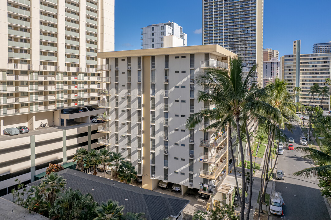 Coral Terrace in Honolulu, HI - Building Photo