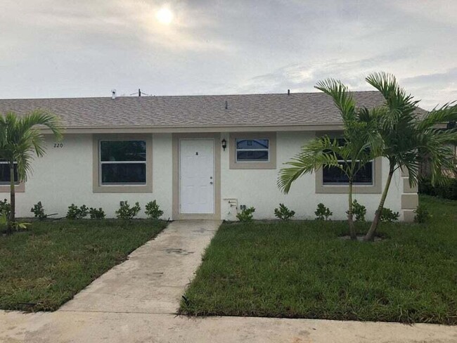 220 Perry Ave in Greenacres, FL - Building Photo - Building Photo