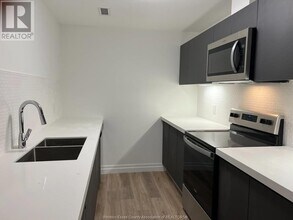 3370 Stella Crescent in Windsor, ON - Building Photo - Building Photo