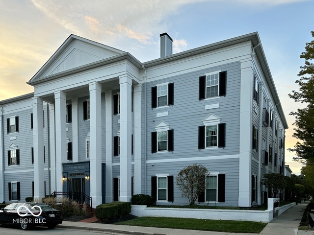 12950 University Cres, Unit 3d in Carmel, IN - Building Photo