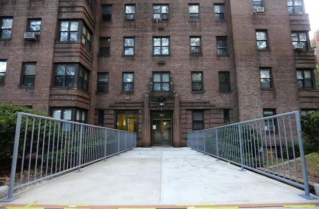 150 E Hartsdale Ave, Unit STF