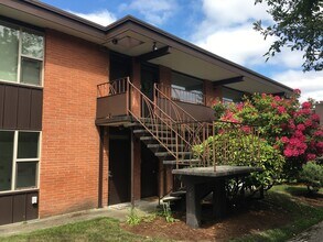 3513 NE 95th St, Unit 2 in Seattle, WA - Building Photo - Building Photo