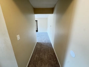 7311 Buckingham Dr, Unit 025 in Lincoln, NE - Foto de edificio - Building Photo