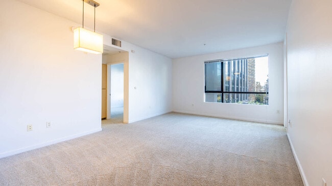 Hikari in Los Angeles, CA - Foto de edificio - Building Photo