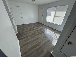 219 Baldwin Blvd in San Antonio, TX - Building Photo - Building Photo