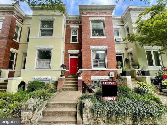 property at 1829 Ontario Pl NW