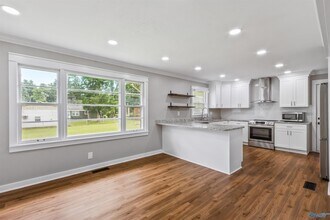 4301 Richardson Dr NW in Huntsville, AL - Foto de edificio - Building Photo