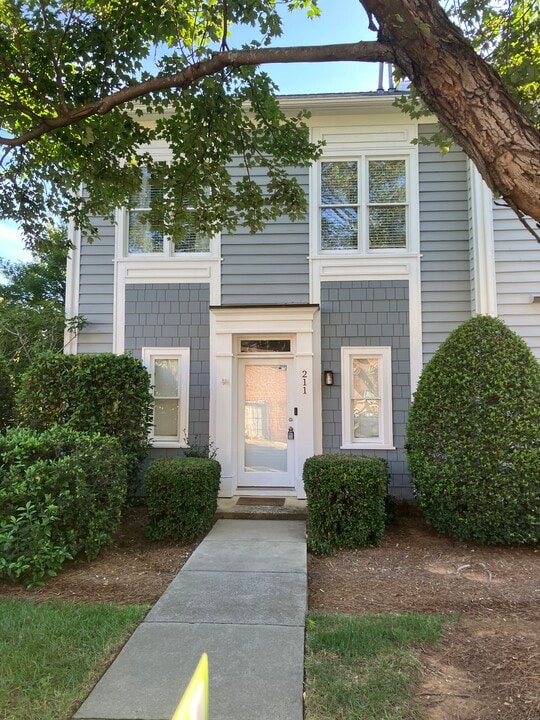 211 E Park Ave, Unit Mike in Charlotte, NC - Building Photo