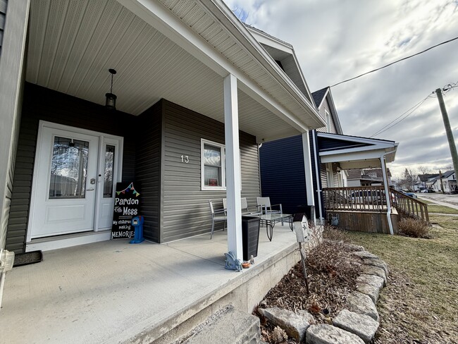 13 Meda St in St Thomas, ON - Building Photo - Building Photo