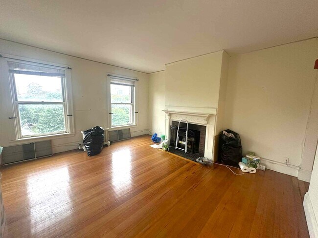 66 Beacon St in Boston, MA - Building Photo - Building Photo