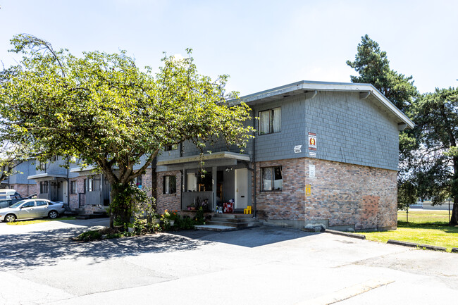 Country Squire in Surrey, BC - Building Photo - Building Photo