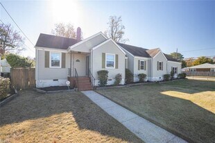 305 E Evans St in Norfolk, VA - Building Photo