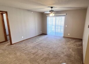 1301 Tracy Ave in Excelsior Springs, MO - Building Photo - Building Photo