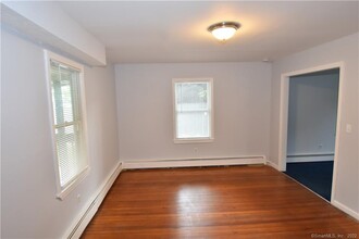 51-53 Mountain St, Unit # 53 in Ellington, CT - Building Photo - Building Photo