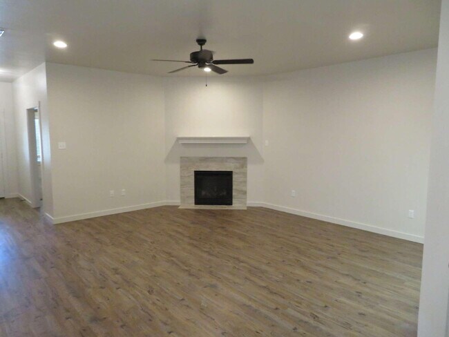 2115 9th St in Lubbock, TX - Foto de edificio - Building Photo