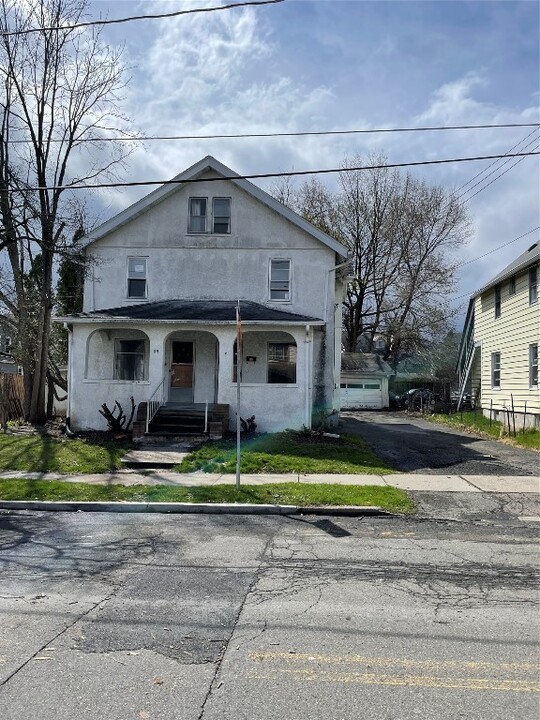 8 Harrison Ave in Endicott, NY - Foto de edificio