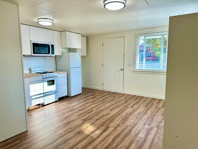 1218 12th St, Unit 1218 12th St