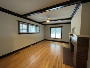 1955 W Sunnyside Ave in Chicago, IL - Building Photo - Building Photo