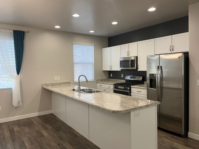 3657 W Sunrise Sky Ln