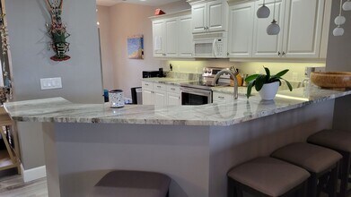 5687 Key Largo Ct in Bradenton, FL - Building Photo - Building Photo