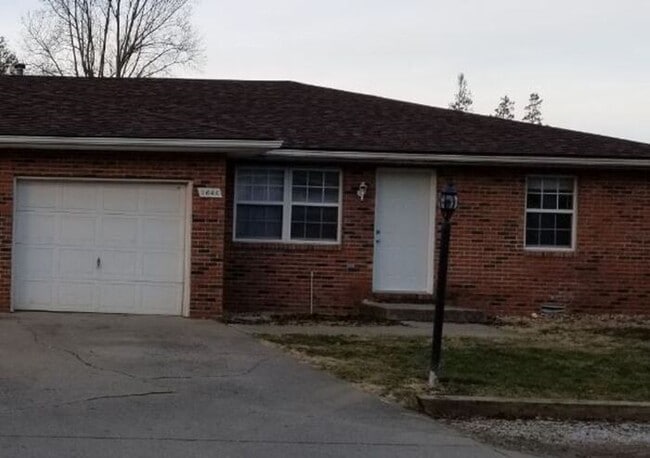 1646 Country Walk Ct in Terre Haute, IN - Building Photo - Building Photo