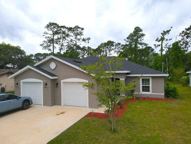 11 Wellwood Ln in Palm Coast, FL - Building Photo - Building Photo