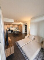 10 Navy Wharf Ct in Toronto, ON - Building Photo