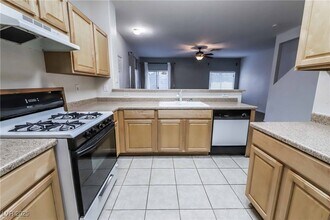 2580 Land Rush Dr in Henderson, NV - Building Photo - Building Photo