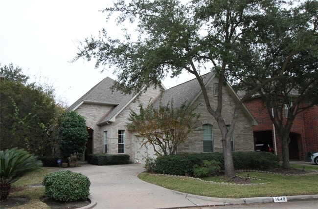 property at 1648 Lakeside Enclave Dr