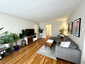 1064 Wooster S St, Unit atinaproperties@gmail.com in Los Angeles, CA - Building Photo - Building Photo