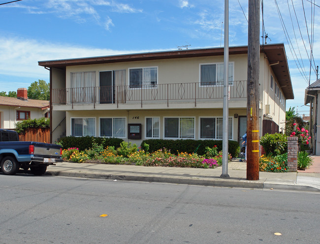 146 N Delaware St in San Mateo, CA - Foto de edificio - Building Photo