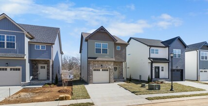 521 Charleston Cove Way in Clarksville, TN - Building Photo - Building Photo