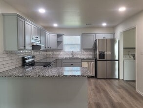 407 Hemlock St in Van Buren, AR - Foto de edificio - Building Photo