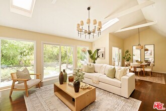 3588 Mandeville Canyon Rd in Los Angeles, CA - Building Photo - Building Photo