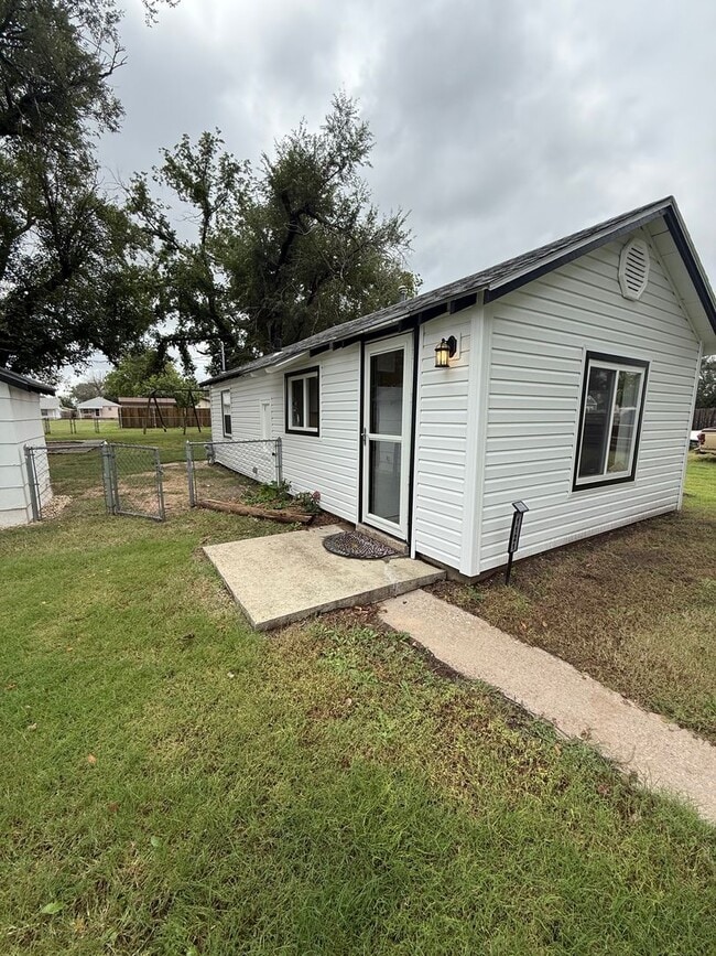 property at 1121 E 7th Ave