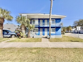 551 N Ridgewood Ave in Daytona Beach, FL - Building Photo - Building Photo
